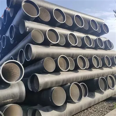 Pipa suplai air besi ulet cat aspal hitam luar C30 DN150